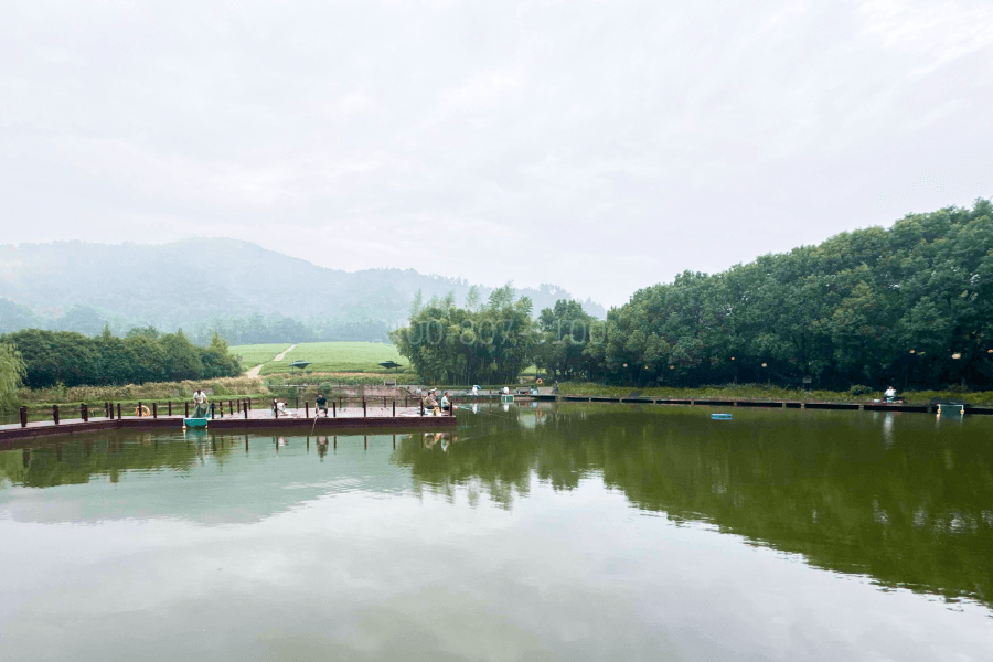 杭州径山竹茶园公墓电话地址园区湖景图